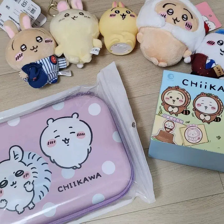 [BUNJANG] Cheekawa Usagi Hachware Momonga Stamp Big Pouch / 먼작귀 치이카와 우사기 하치와레 모몽가 스템프 빅파우치