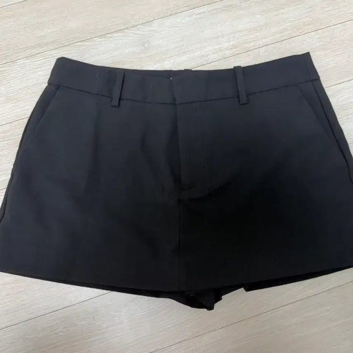 [SOLD OUT] 자라 치마바지 슬랙스 치마 반바지 L