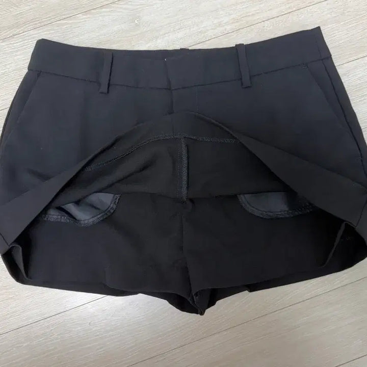 [SOLD OUT] 자라 치마바지 슬랙스 치마 반바지 L