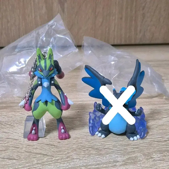 [BUNJANG] Ultra Rare Shiny Lucario Pokemon Figure Gacha / 급처) 포켓몬 피규어 초희귀 가챠 이로치 루카리오