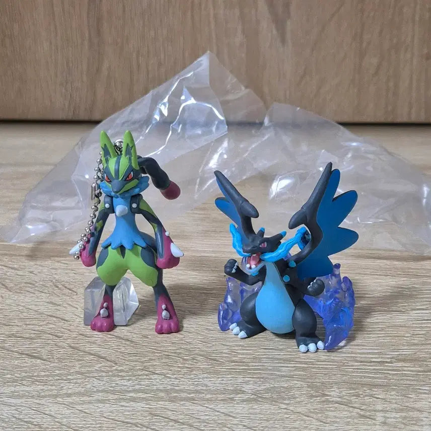 [BUNJANG] Ultra Rare Shiny Lucario Pokemon Figure Gacha / 급처) 포켓몬 피규어 초희귀 가챠 이로치 루카리오