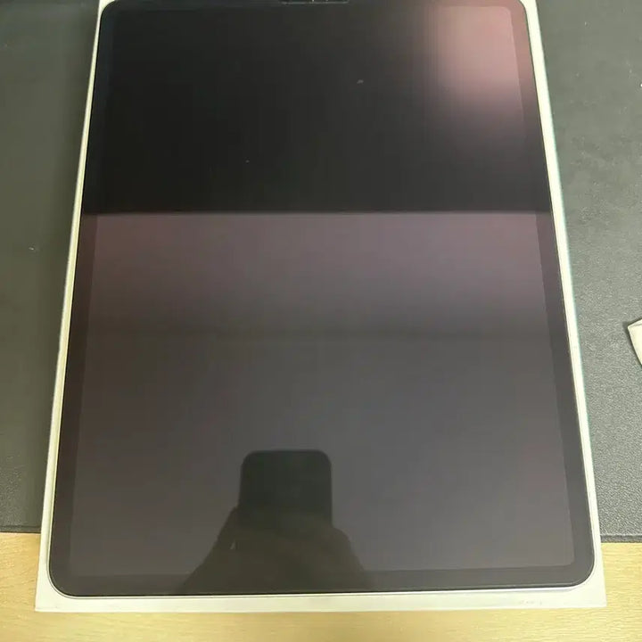 [BUNJANG] Apple iPad Pro 12.9-inch (3rd Gen) Silver 64GB with Apple Pencil (2nd Gen) and Official Folio Case / 아이패드 프로 12.9 (실버) + 애플펜슬2세대 + 정품폴리오케이스