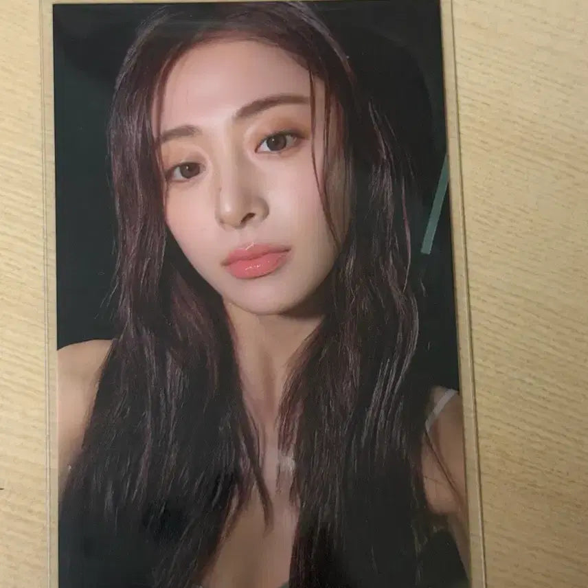 [BUNJANG] LE SSERAFIM Huh Yunjin Photocard / 르세라핌  허윤진특전 포카