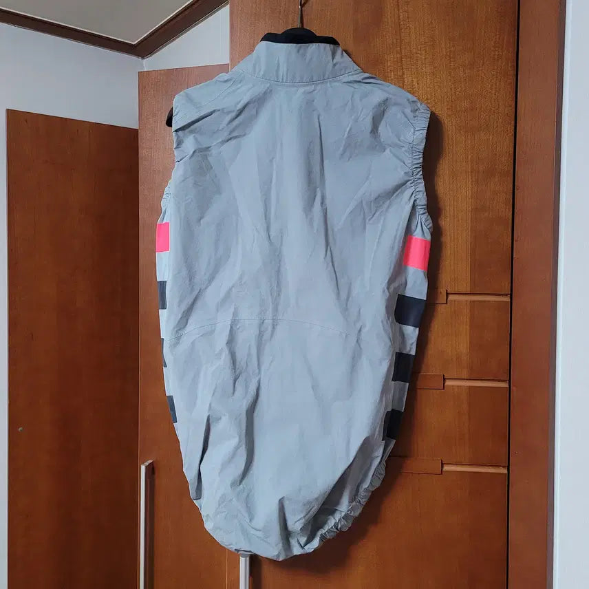 [BUNJANG] Rapha RCC Pro Team Rain Gilet (Lightweight) / 라파 RCC 프로팀 레인 질레 (라이트웨이트)