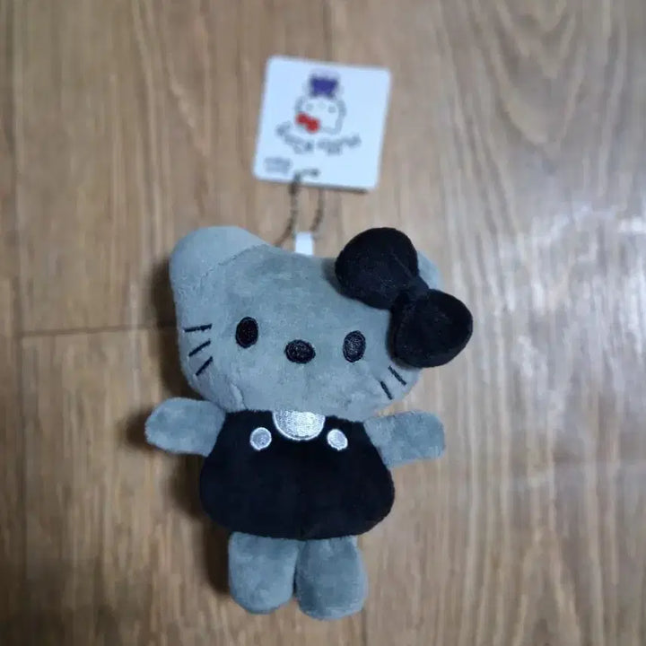 [BUNJANG] Hello Kitty Black Ribbon Plush Bag Charm / 헬로키티 검정리본 인형 가방고리(무료배송)