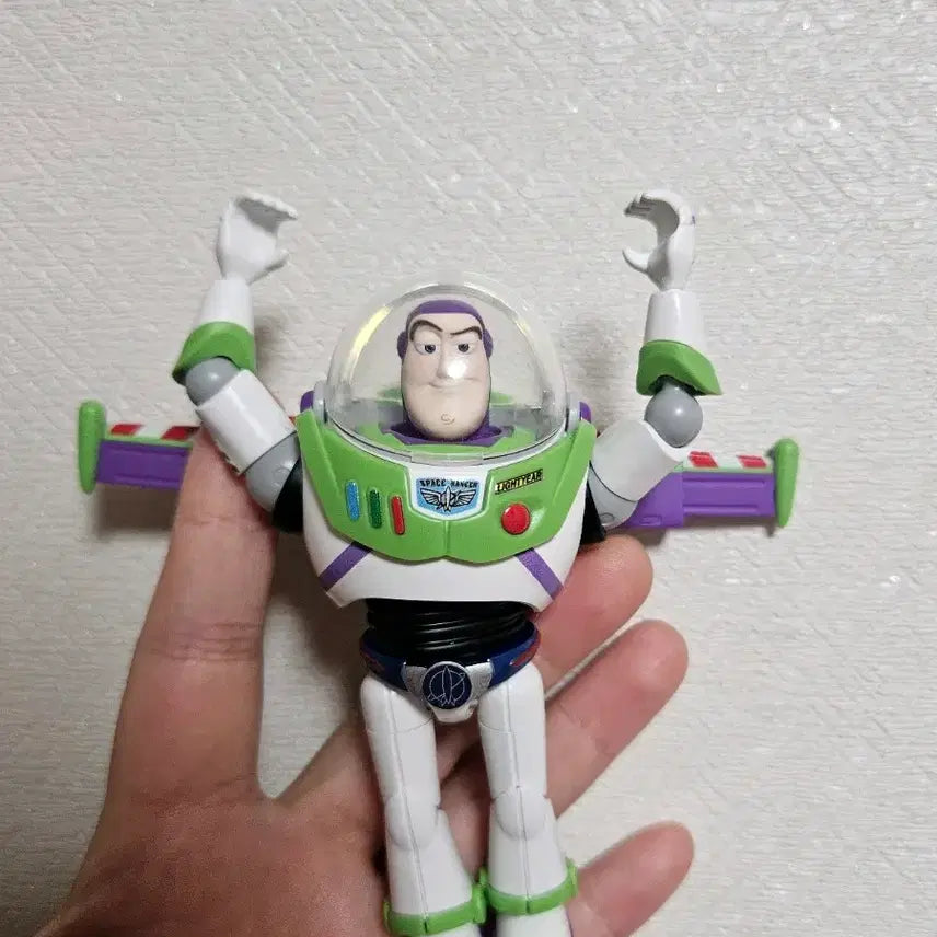 [BUNJANG] Blocki Golden Hidden Buzz Lightyear Figure (Secret Gravity Belt Version) / 유일매물]블로키 골든히든 버즈라이트이어 피규어/시크릿 중력벨트버전