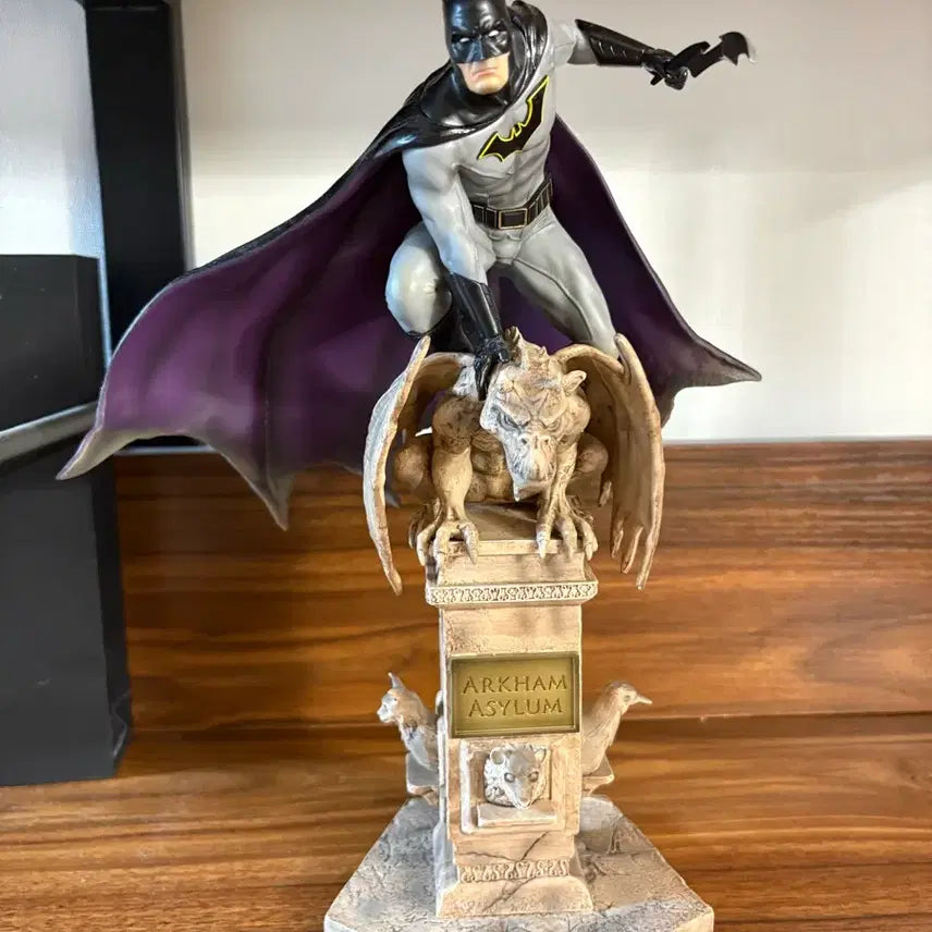[BUNJANG] Iron Studios Batman Arkham Asylum 1/10 Art Scale Figure / 아이언스튜디오 배트맨 아캄 어사일럼 피규어 1/10 아트 스케일