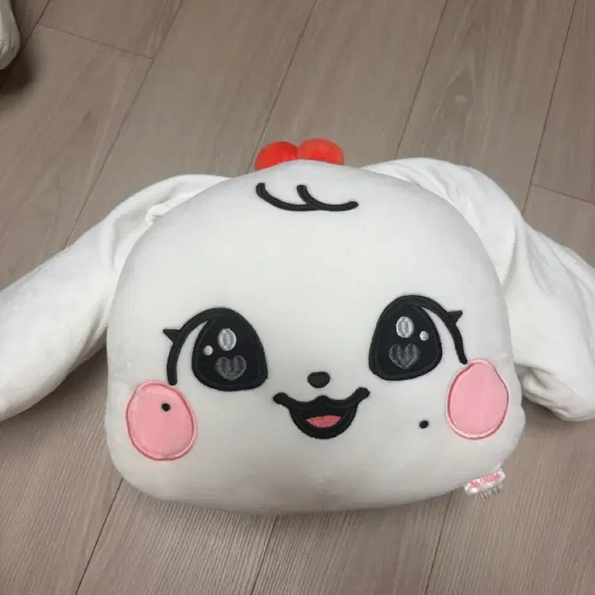 [BUNJANG] IVE MiniBrg Wonyoung Cherry Cushion / 아이브 미니브 원영 체리 쿠션