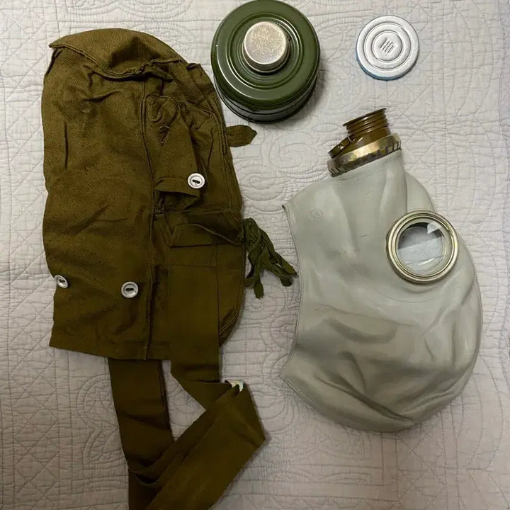 [BUNJANG] Soviet GP-5 Gas Mask (White) / 소련 GP-5 방독면 (흰색)