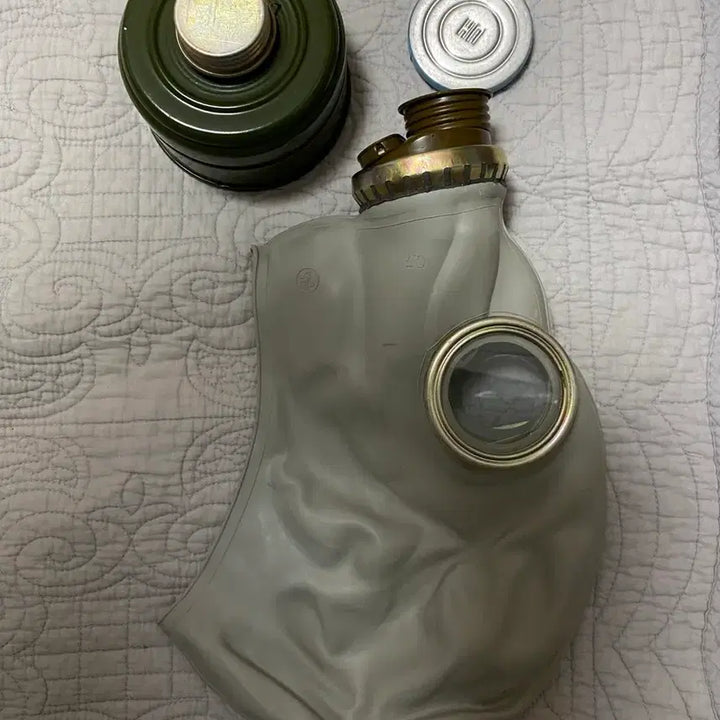 [BUNJANG] Soviet GP-5 Gas Mask (White) / 소련 GP-5 방독면 (흰색)