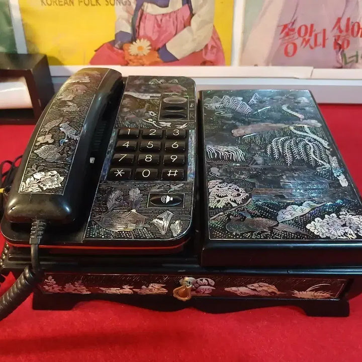 [BUNJANG] Korean Traditional Lacquer Mother-of-Pearl Telephone / 근대 부자집 자게전화기