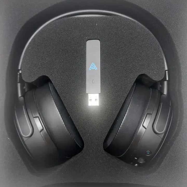 [BUNJANG] Audeze Penrose Wireless Gaming Headset + Razer Base Station / PC PS5 오디즈 펜로즈 게이밍 헤드셋 + 레이저 베이스 스테이션