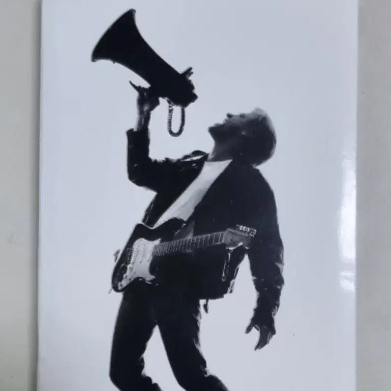 [SOLD OUT] 브라이언 아담스Waking Up The Neighbours(카세트테이프)