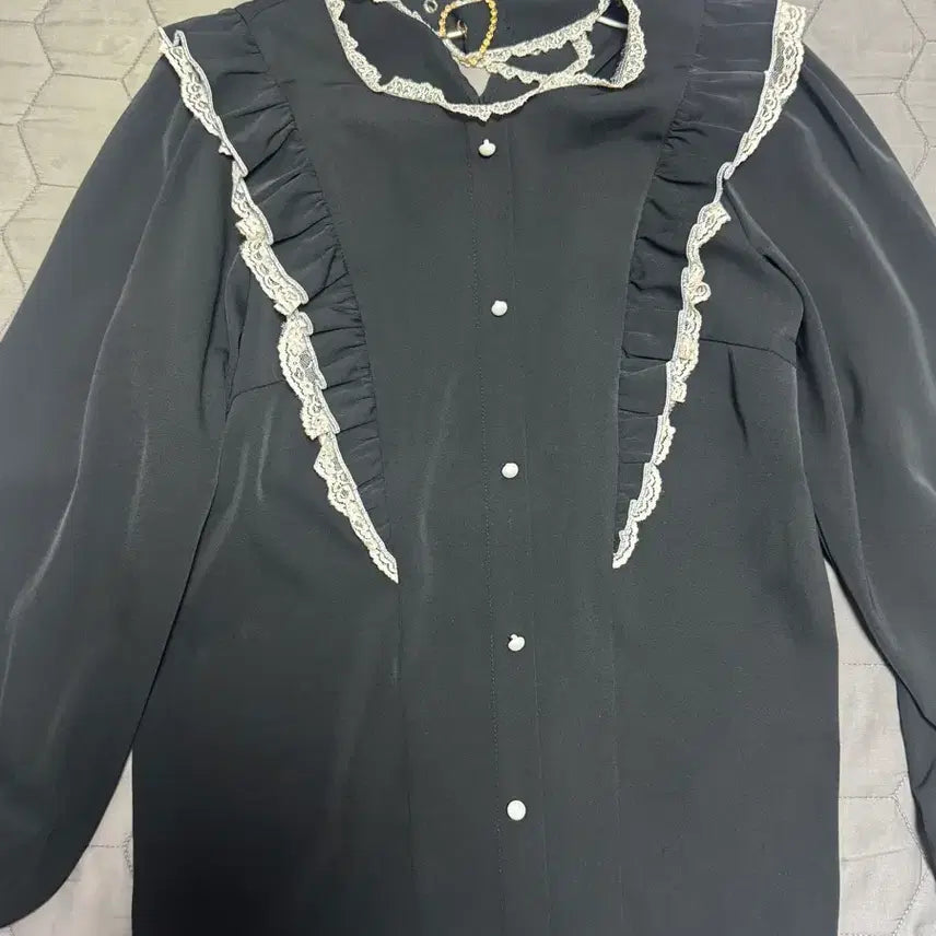 [BUNJANG] Rosita Blouse AscanO Black / 로지타 블라우스 아스카노