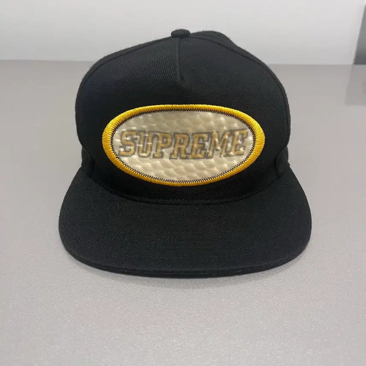 [BUNJANG] Supreme Logo Snapback Cap Hat Black / 슈프림 로고 스냅백 캡 모자 블랙 판매
