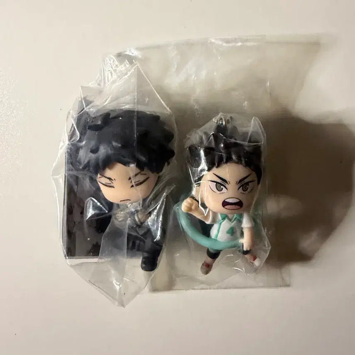 [BUNJANG] Haikyuu!! Shoulder Bump Gachapon Bundle / 반택포) 하이큐 가챠 일괄 이와이즈미 아카아시 어깨쿵