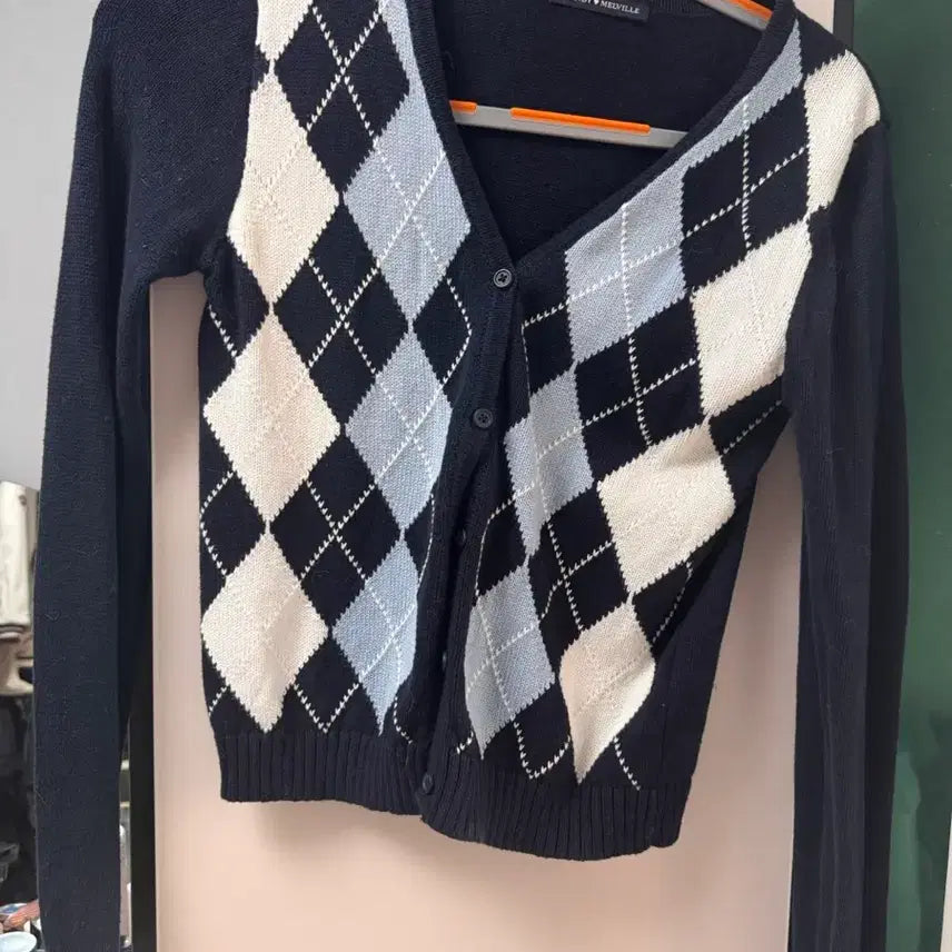 [SOLD OUT] 브랜드멜빌 아가일 가디건(제니착용)