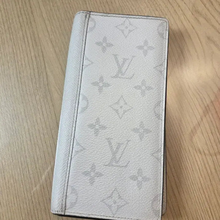 [SOLD OUT] 루이비통  브라짜 윌렛 장지갑