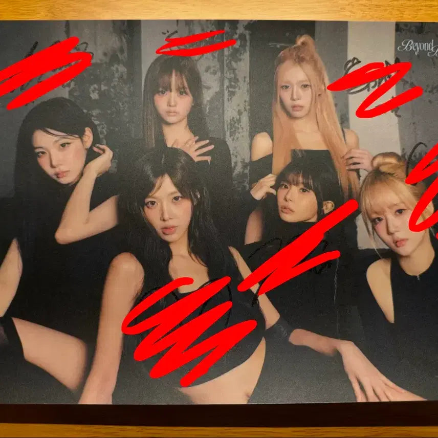 [BUNJANG] tripleS MISSONGHS Lucky Draw Signed Poster / 트리플에스 미소녀즈 팝업 럭드 싸인 포스터
