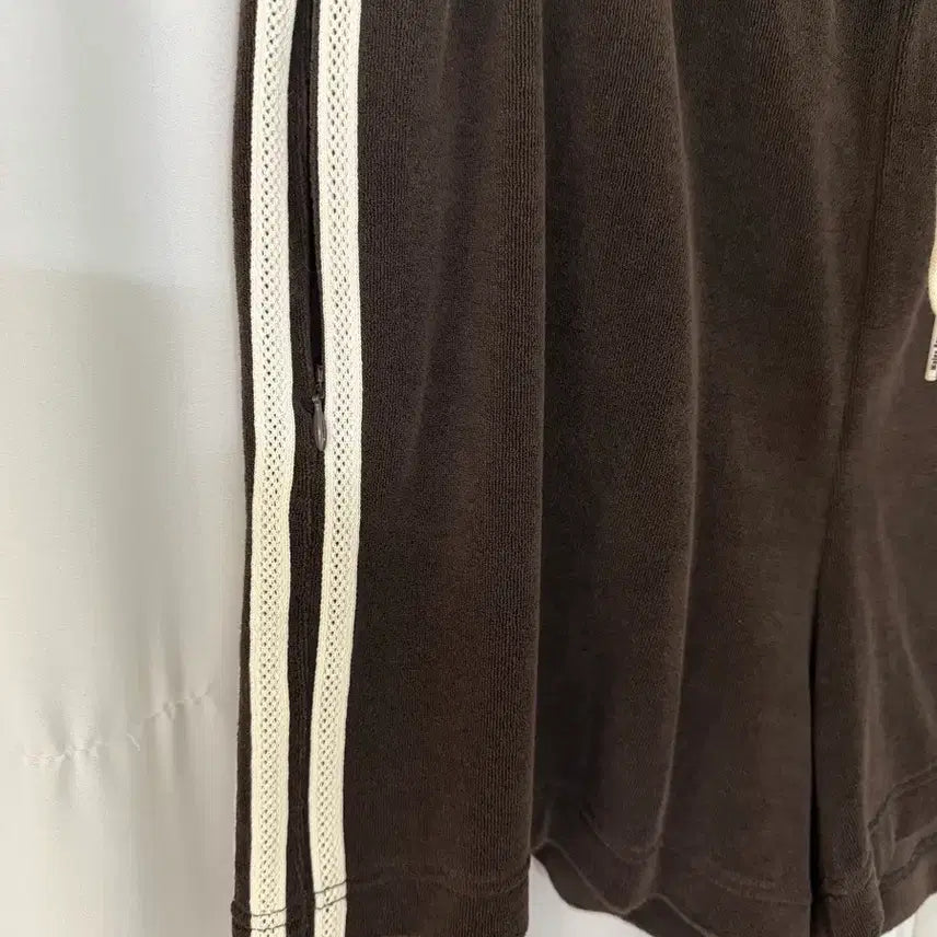 [SOLD OUT] 아디다스 x 웨일스 보너 타월 쇼츠 다크 브라운