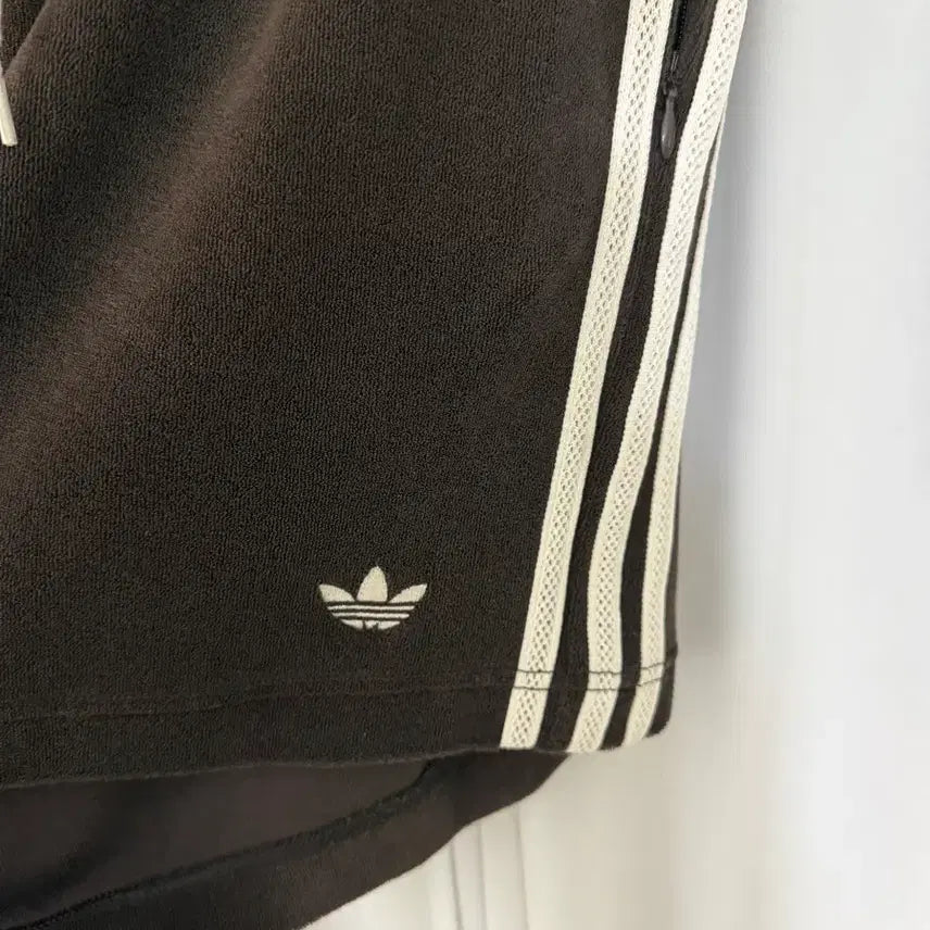 [SOLD OUT] 아디다스 x 웨일스 보너 타월 쇼츠 다크 브라운