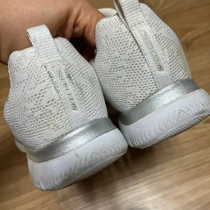 [SOLD OUT] 스케쳐스 운동화 화이트