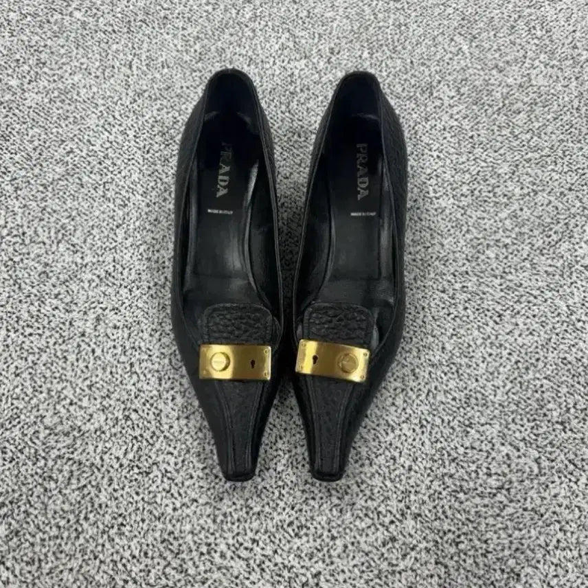 [BUNJANG] Prada Vintage Key Embellished Rare Model Heels Size 38 / 프라다 빈티지 열쇠장식 레어 모델 구두 38