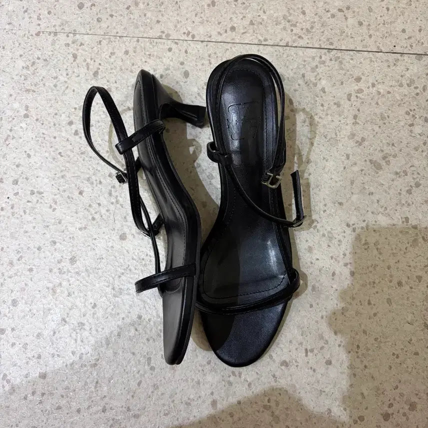 [BUNJANG] Comorebi Museum Sandal Heels (230) / 코모레비뮤지엄 샌들힐 230