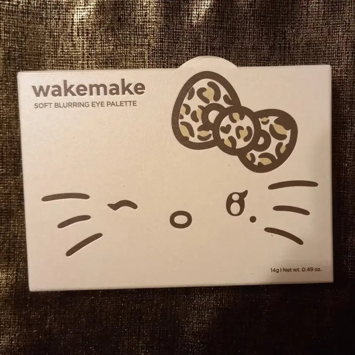 [SOLD OUT] 웨이크메이크 헬로키티 갸루 아이팔레트 30호 클래시누드블러링