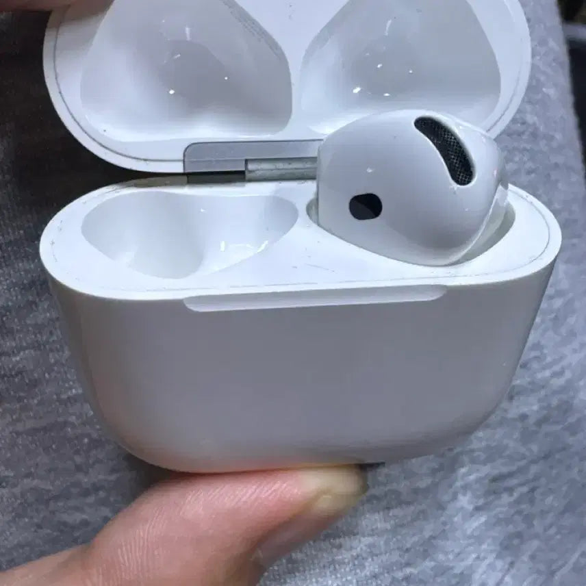 [BUNJANG] Apple AirPods 4th Generation (Left Unit Only) / 에어팟 4세대 노캔 없어요