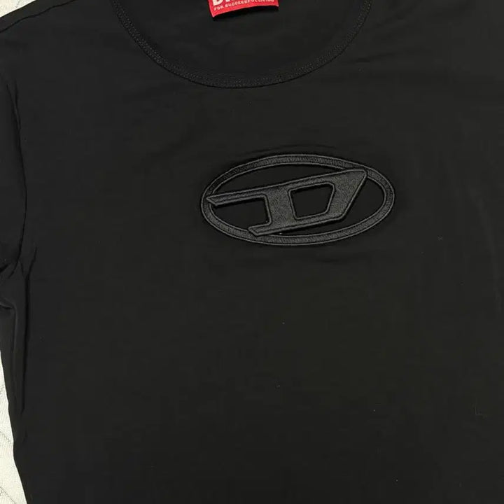 [BUNJANG] Diesel Pikachu Short Sleeve T-Shirt (Black, M) / 디젤 피카부 반팔티 (블랙 M)