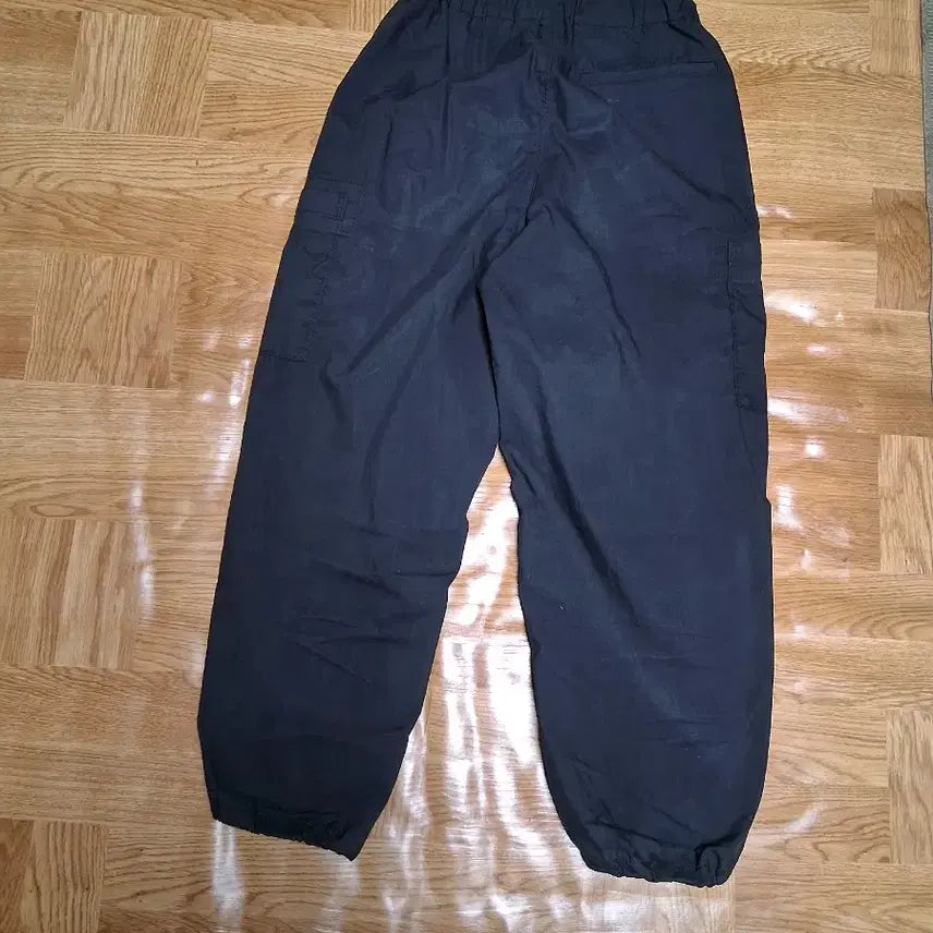[BUNJANG] Uniqlo Cargo Pants Dark Grey (130) / 유니클로 카고 바지 다크그레이(130)