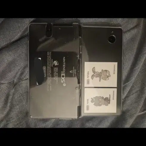 [BUNJANG] Nintendo DSi (Black) Bundle with Pokemon Black 2 and Charger / 닌텐도dsi+블랙2+충전기선