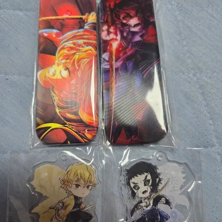 [BUNJANG] Demon Slayer Zenitsu Kaigaku Web Lottery Long Can Badge Acrylic Keyring Set / 귀멸의 칼날 젠이츠 카이가쿠 웹쿠지 롱캔뱃지 아크릴 키링
