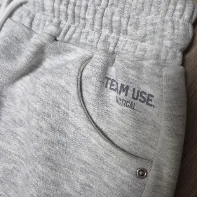 [BUNJANG] Team Use Navy Seal Back Bleach Sweatpants / 팀유즈 네이비실 백염 스웻팬츠 왓츠더유즈