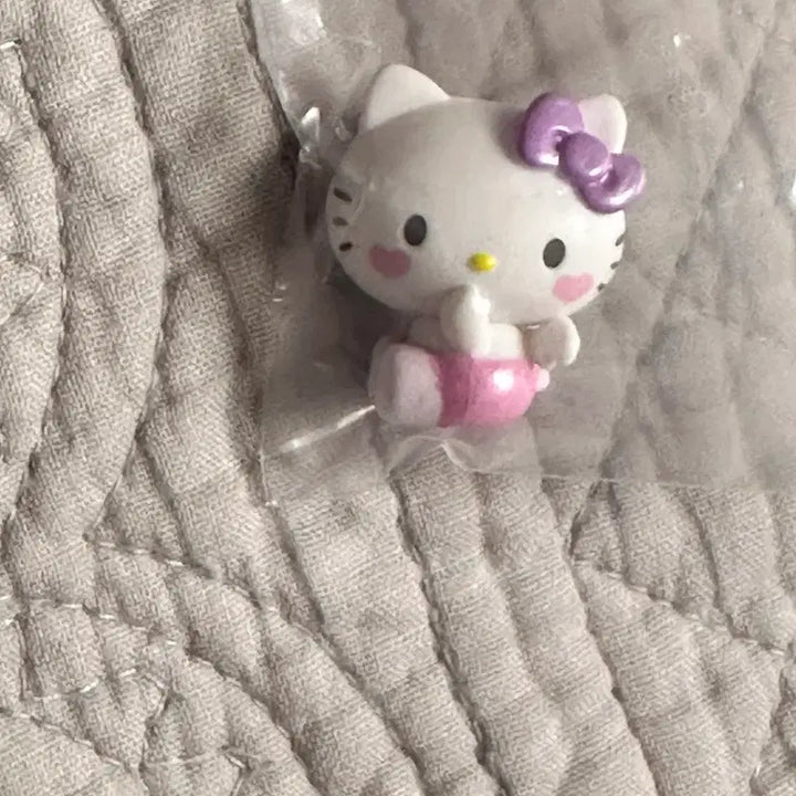 [SOLD OUT] 헬로키티 허그코트
