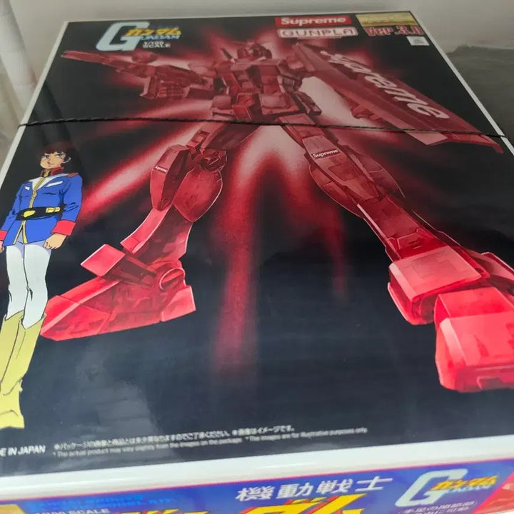 [BUNJANG] Supreme x Gundam MG 1/100 RX-78-2 Gundam Version 3.0 Clear Red Model Kit / 슈프림 MG 1/100 RX-78-2 건담 버전 3.0