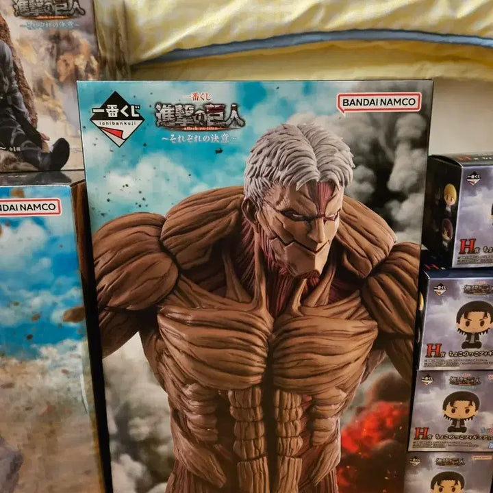 [BUNJANG] Attack on Titan Armored Titan Figure (Sealed) / (미개봉) 진격의거인 쿠지 A상 갑옷거인 피규어