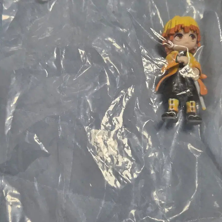 [BUNJANG] Kimetsu no Yaiba - Agatsuma Zenitsu Figure / 귀멸의 칼날 피규어 팔버스 젠이츠