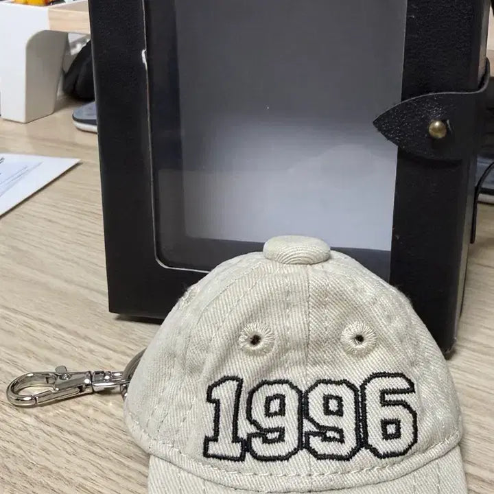 [BUNJANG] Cho Seung Youn (WOODZ) Our Finale Ball Cap Keychain / 조승연 모자 키링 양도 (우리 피날레 볼캡 키링)