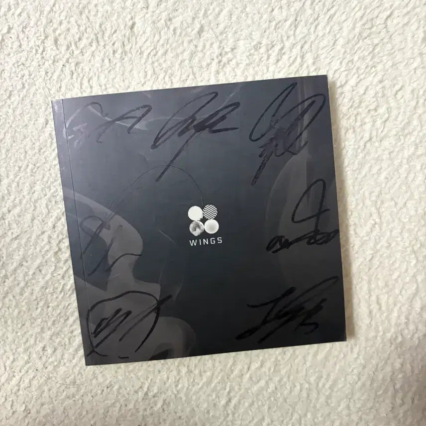 [BUNJANG] BTS Wings Album Autographed / 방탄소년단 BTS wings 윙즈 앨범 친필 싸인 앨벌