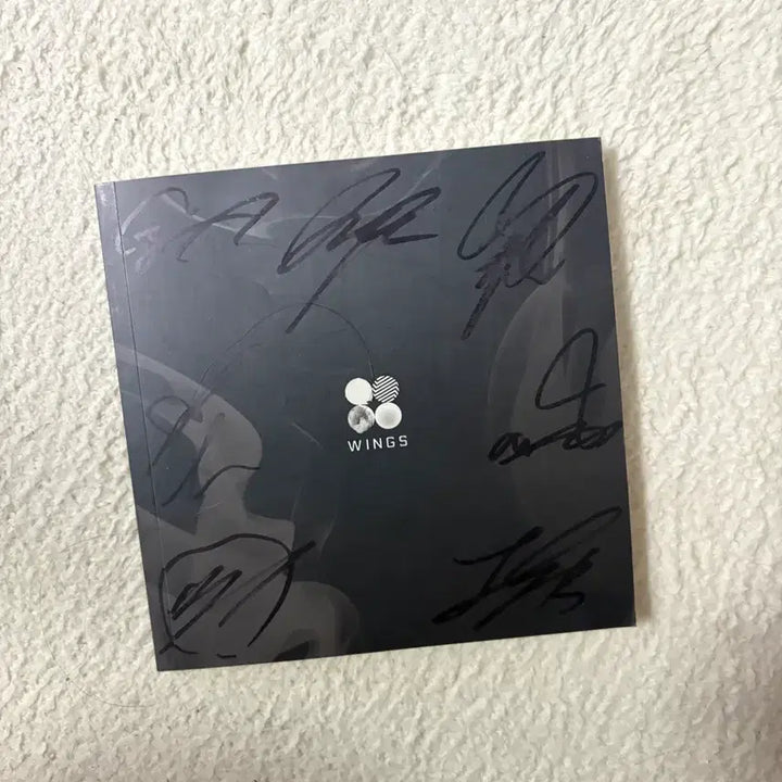 [BUNJANG] BTS Wings Album Autographed / 방탄소년단 BTS wings 윙즈 앨범 친필 싸인 앨벌