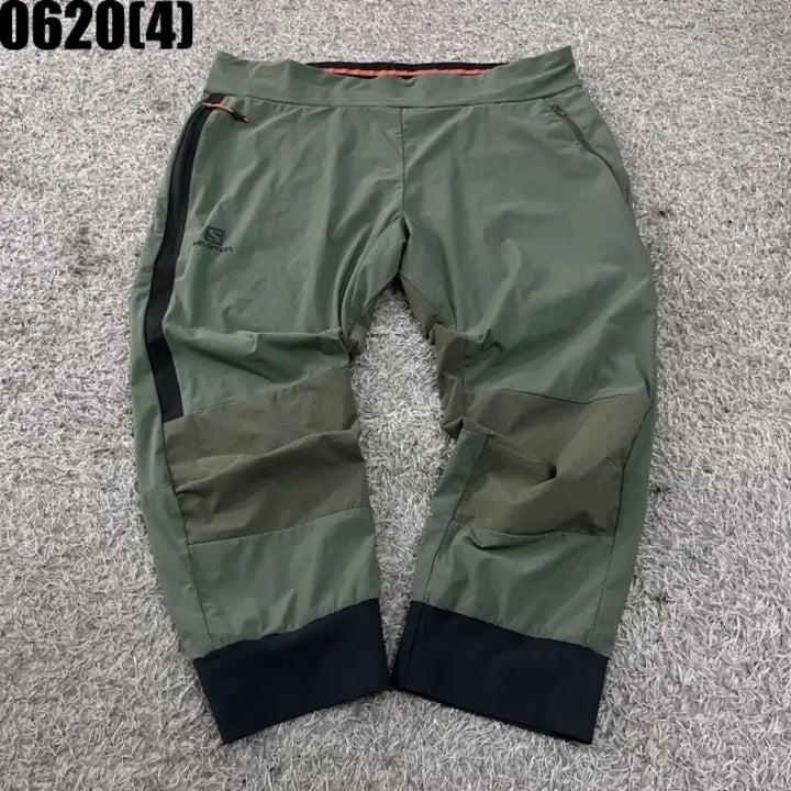 [BUNJANG] Salomon Khaki Functional Training Jogger Pants (Vintage 0620) / [75] 살로몬 | 카키 기능성 트레이닝 조거 팬츠 (빈티지 0620)