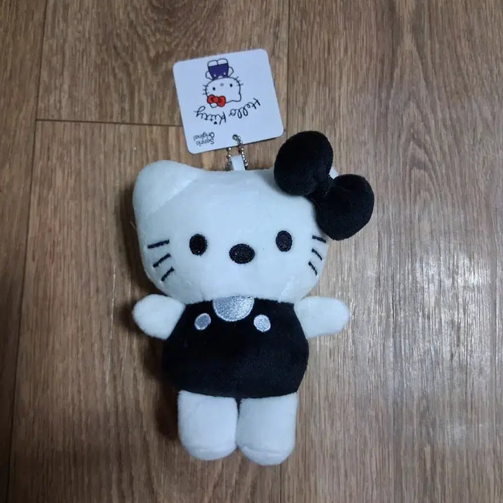 [BUNJANG] Hello Kitty Ribbon Doll Keychain / 헬로키티 리본 인형 키링(무료배송)