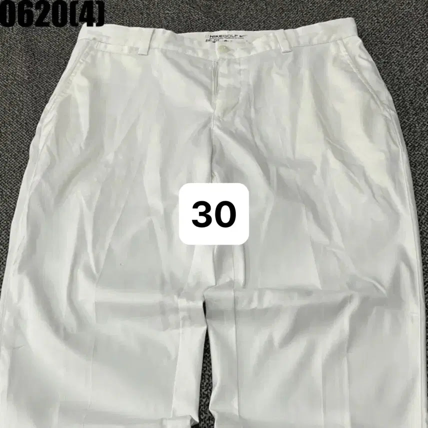 [BUNJANG] Nike Golf White Functional Training Pants Vintage / [30] 나이키 골프 | 화이트 기능성 트레이닝 팬츠 (빈티지 0620)
