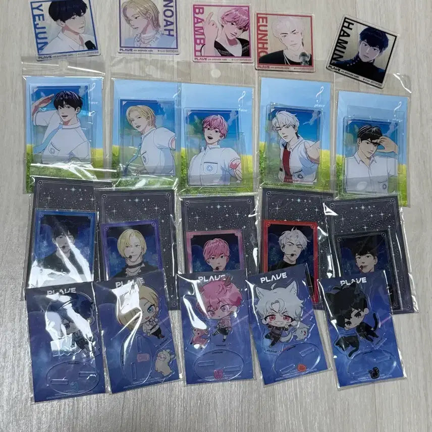 [BUNJANG] P.LAVE Anipleus Acrylic Card Stand Coaster / 플레이브 애니플러스 아크릴 카드 스탠드 코스터