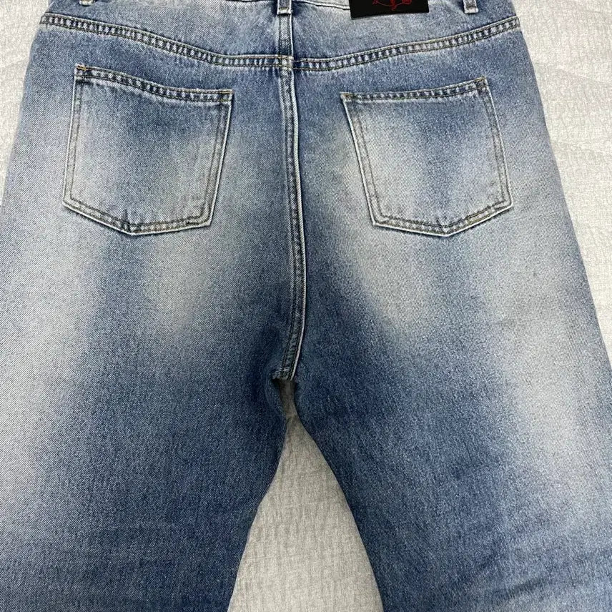 [BUNJANG] Emosstance Club Distressed Flare Jeans Size 1 / 에모스탠스클럽 디스트로이드 플레어 진 1사이즈