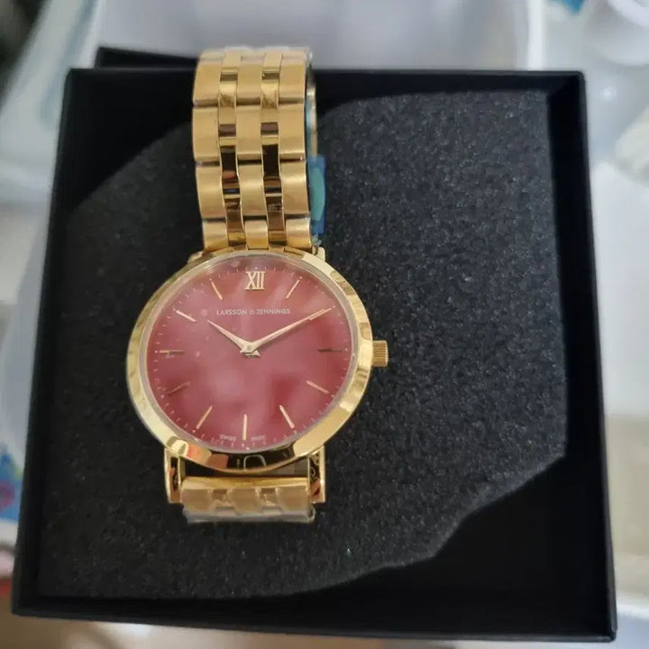 [BUNJANG] Larson &amp; Jennings Gold Plated Watch / 라르손 앤 제닝스 금장시계