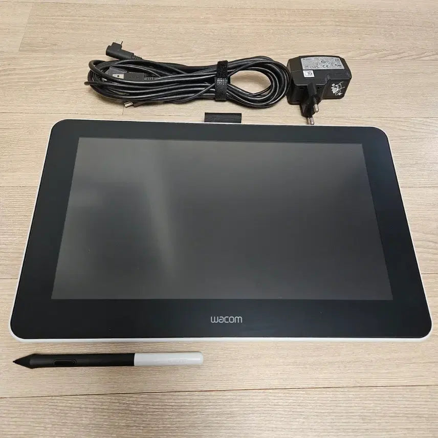 [BUNJANG] Wacom One Display Tablet DTC133 / 와콤 원 액정 타블렛 DTC133