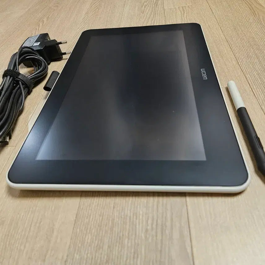[BUNJANG] Wacom One Display Tablet DTC133 / 와콤 원 액정 타블렛 DTC133